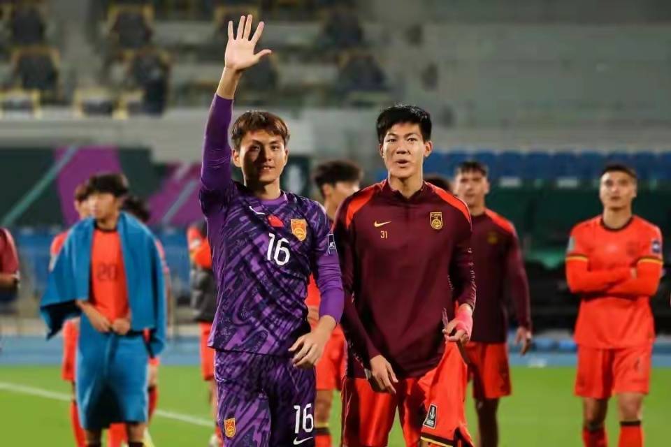 U23亚洲杯国足取得历史性突破,主帅安东尼奥却遭炮轰,换人莫名其妙,一人救了安东尼奥